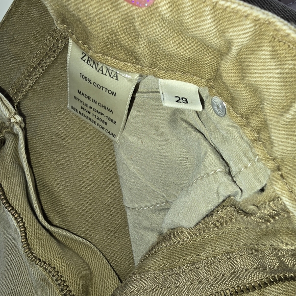 NWT Zenana Mid-Rise Straight Distressed Knee and Hem Cropped Jeans size 29 - Picture 11 of 11